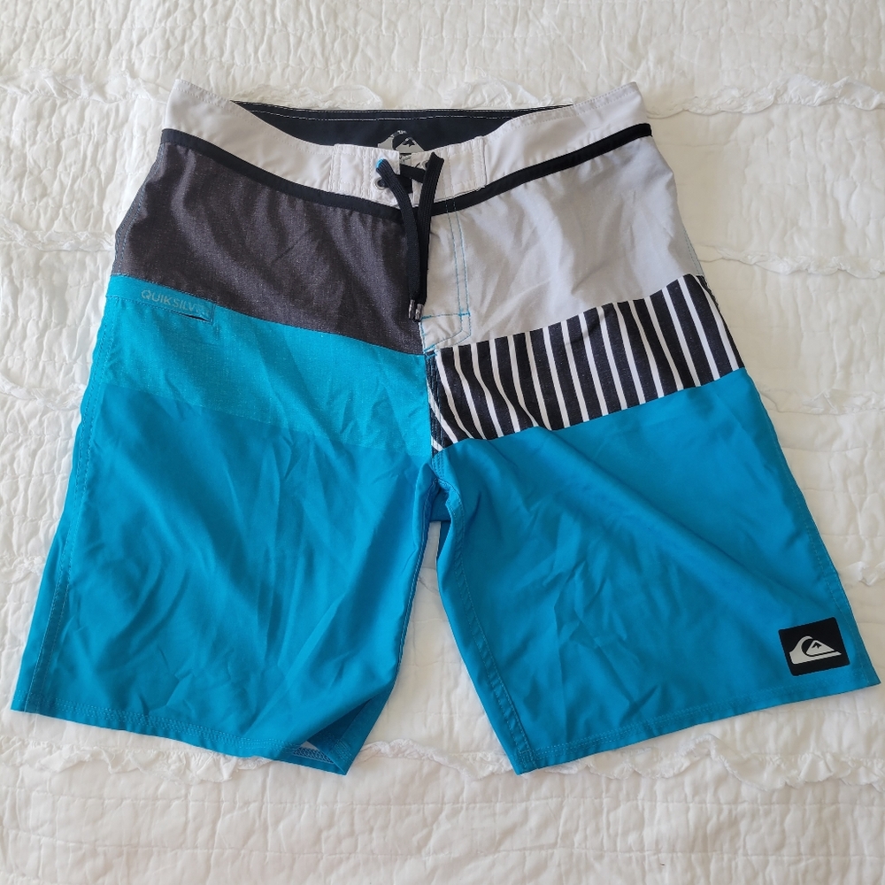 2/$35 Quicksilver Boardshorts Turquoise Gray & White 30 EUC Unlined